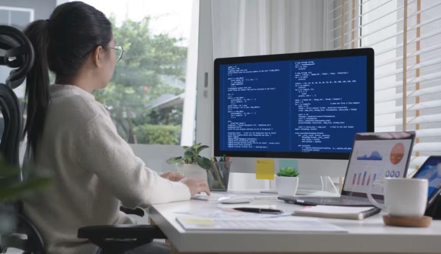 智慧零售新基建:荣昌软件开发公司如何构建全渠道商业操作系统?